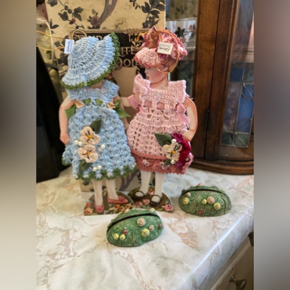 2 Paper Dolls Crochet Clothes Hats Stands Christmas Ornaments Wayne M. Kolenski - Picture 3 of 16